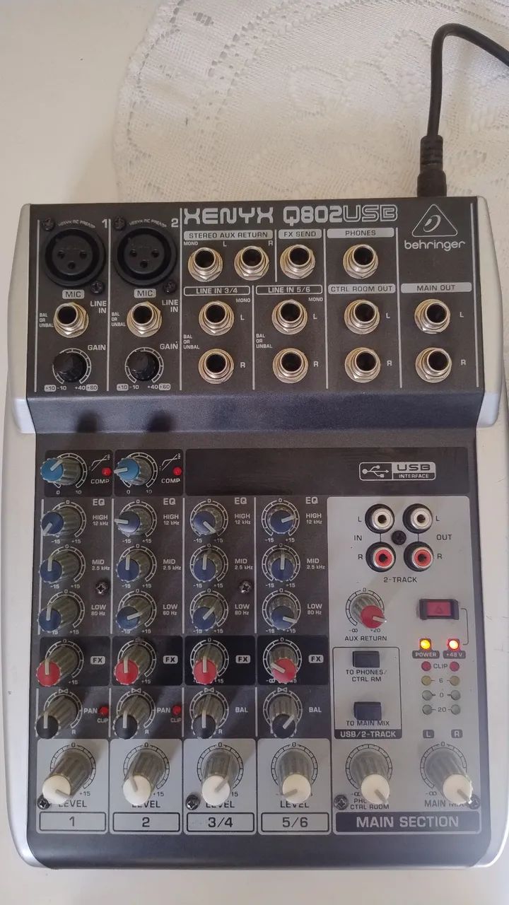 Mesa de som Interface USB Xenyx q802Usb