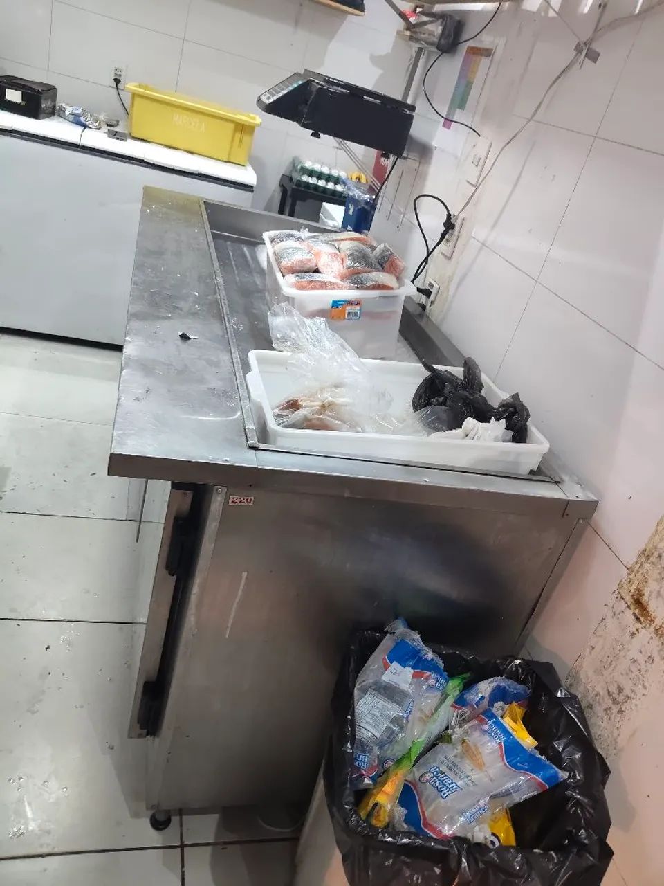 Balcão refrigerado com pista fria - Foto 5