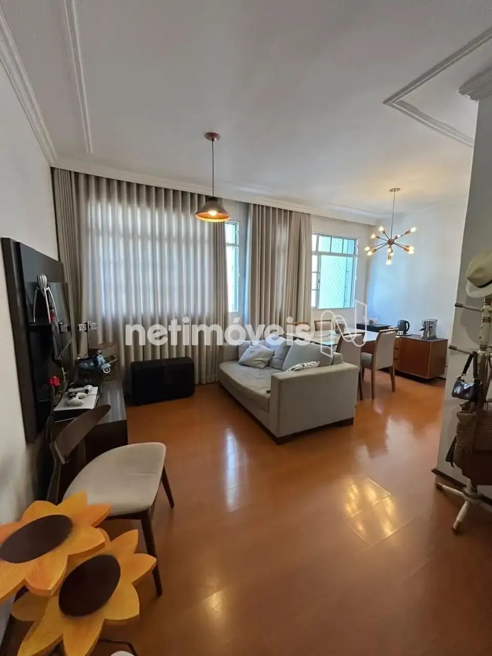 Apartamento no Bairro Cidade Nova amplo com apenas 1 lance de escada!