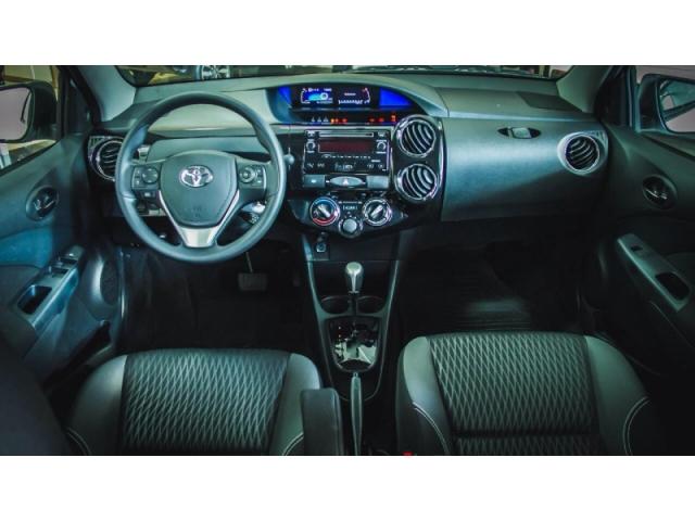 TOYOTA ETIOS 1.5 X PLUS 16V FLEX 4P 2019 - Foto 17