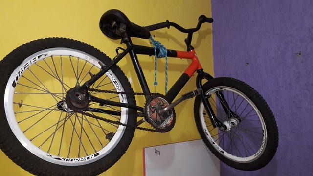 Vendo uma Bicicleta