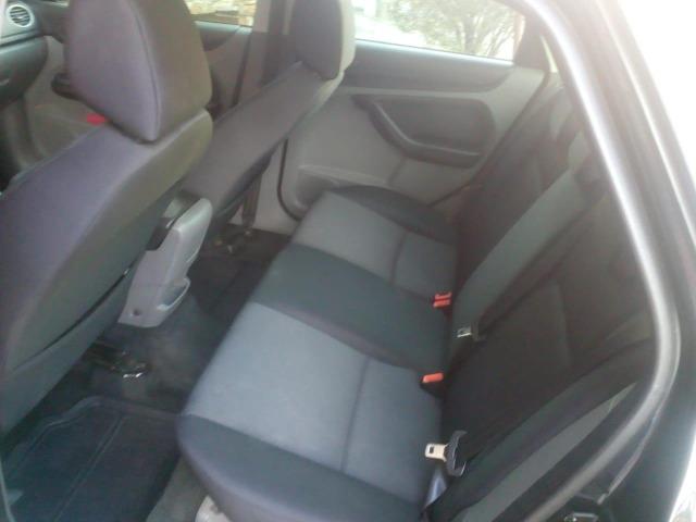 Ford Focus sedã em perfeito estado de conservação - Foto 4