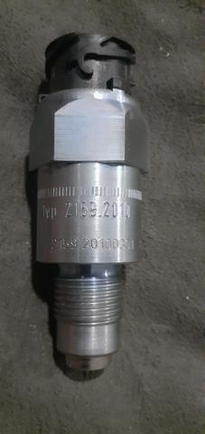 Sensor de rotação do cambio a0145426917.e sensor de injeção do arla 0-09657841c - Foto 2