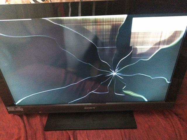 Tv Sony bravia quebrada