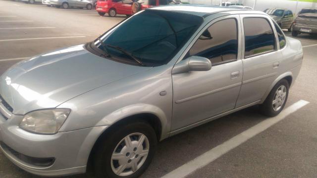 Corsa 2011 sedã 1.0 8v ar condicionado direção hidráulica