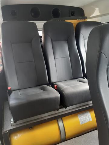 Vendo Kombi 2004 16.000 gnv/gas - Foto 4