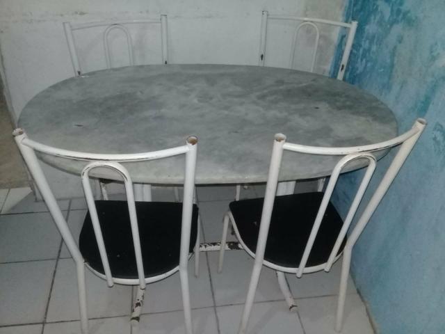 Mesa de mármore 4 cadeiras