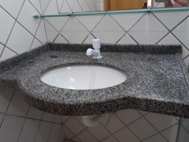 Ampla Kitnet 62m com excelente localização - Foto 9