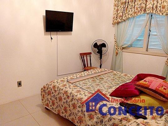 C395 - Linda residência em ótima localização a 300 metros do mar - Foto 9