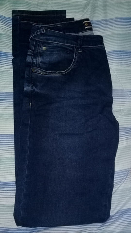 calça jeans masculina tripé