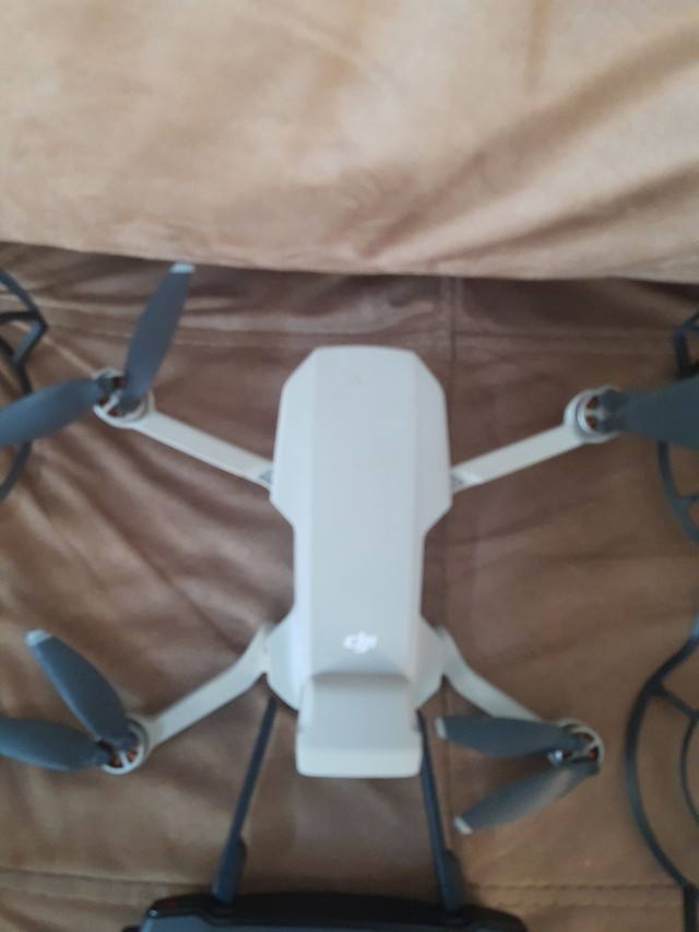 Vendo Drone DJI MAVIC MINI COMBO FLY MORE - Hobbies e coleções - Setor  Habitacional Vicente Pires, Brasília 1028402967 | OLX