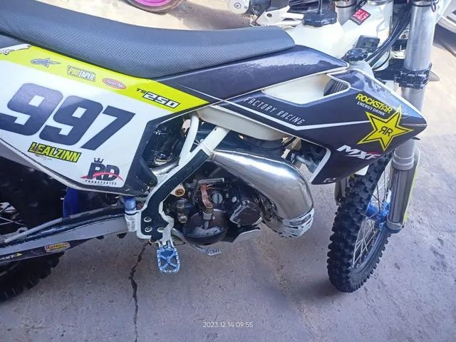 Motocicleta Cross MXF 250cc-TS 2T Branca 200M2T