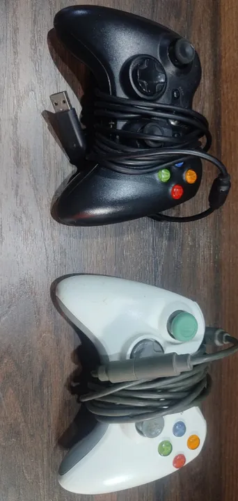 Vendo 2 Joysticks Xbox Originais com Cabo Funcionando