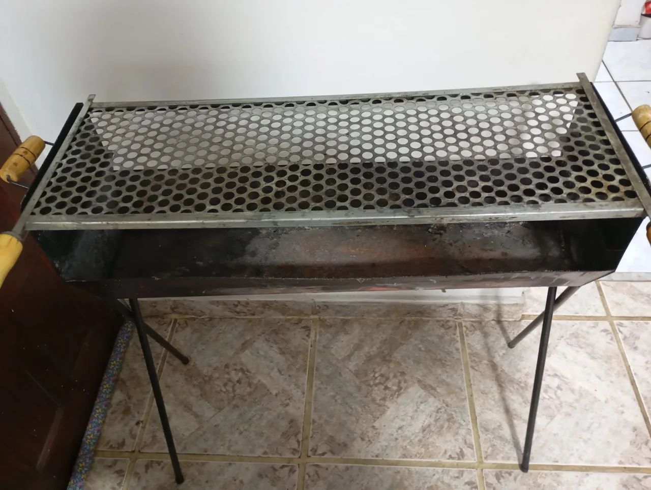 Churrasqueira portátil em ótimo estado - Foto 2