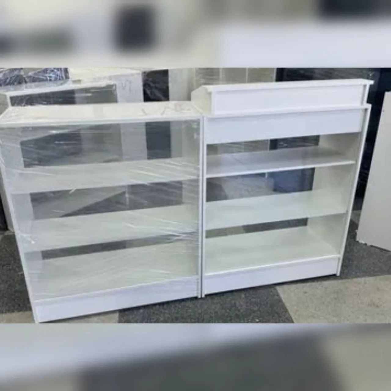 Balcão caixa com vitrine + vitrine 
