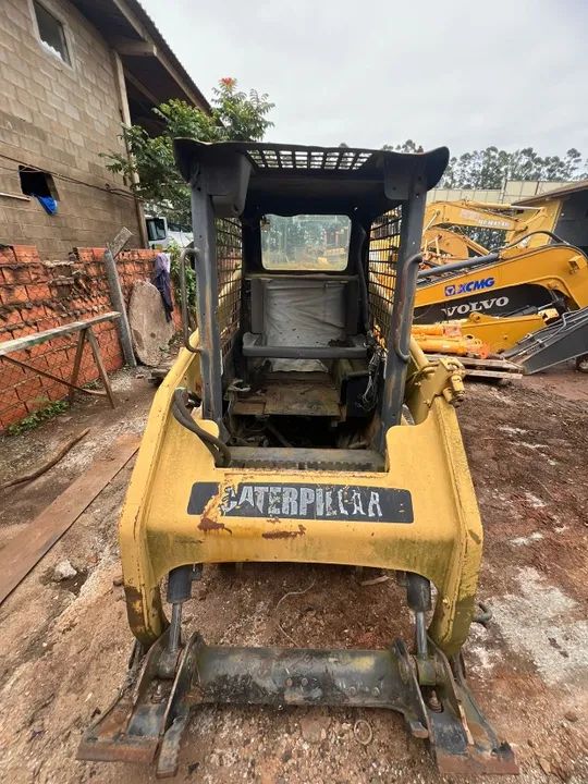 Mini carregadeira caterpillar 226B-3 para peças - Foto 2