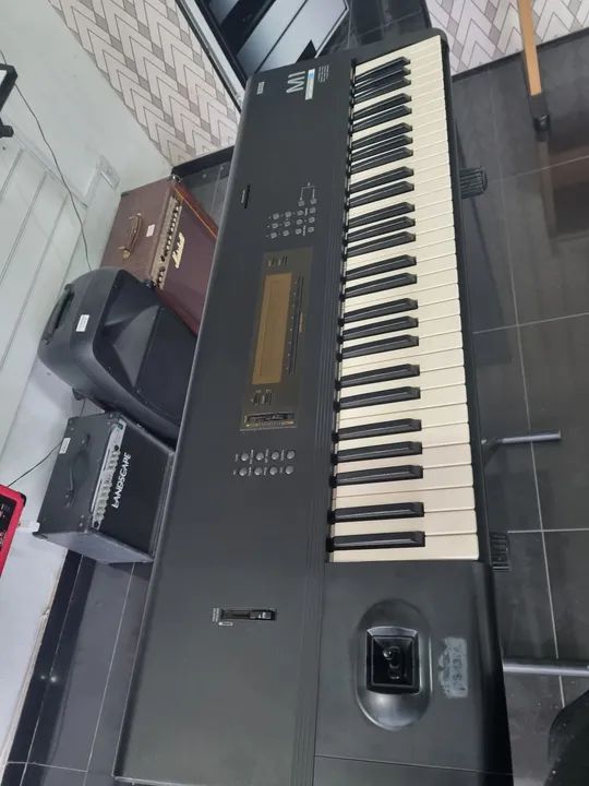 Teclado Korg M1 - Workstation AI Synth - Instrumentos musicais