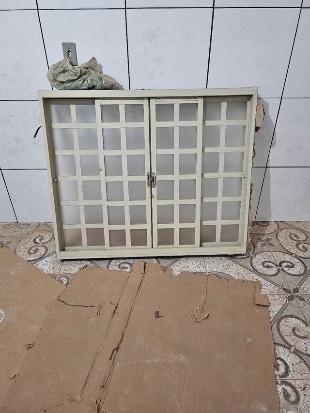 Vendo janelas e porta