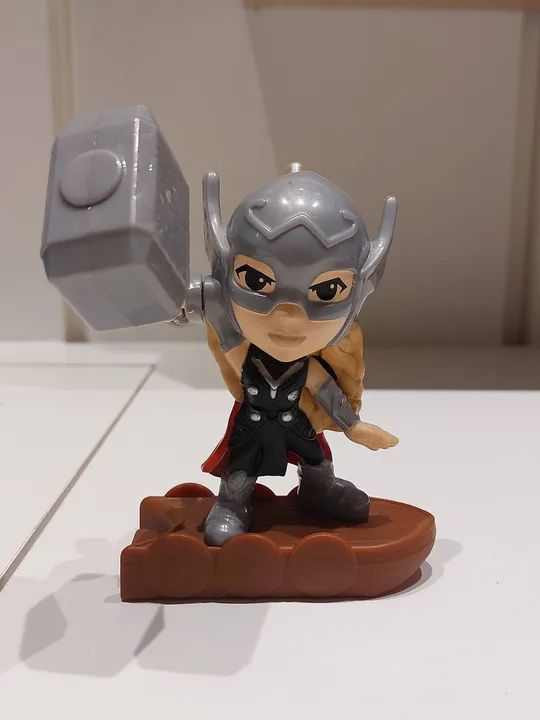 Bonecos Star Lord e Thor LoveColeção Marvel para McDonald's 2022 - Foto 4