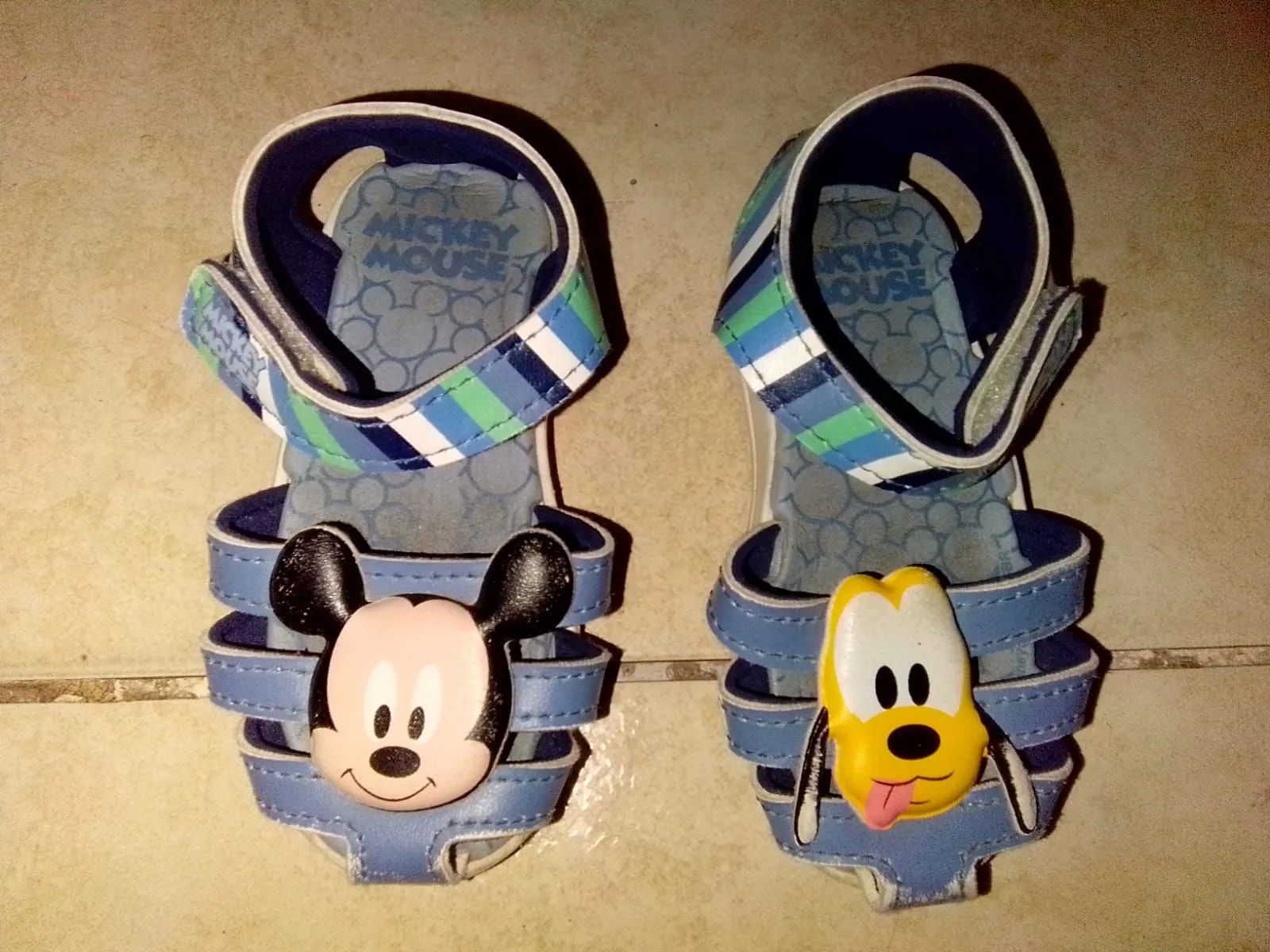 SANDÁLIA N°20/21. MASC. (GRENDENE KIDS).