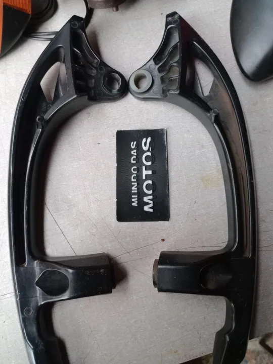 Par alça traseira Hornet 600