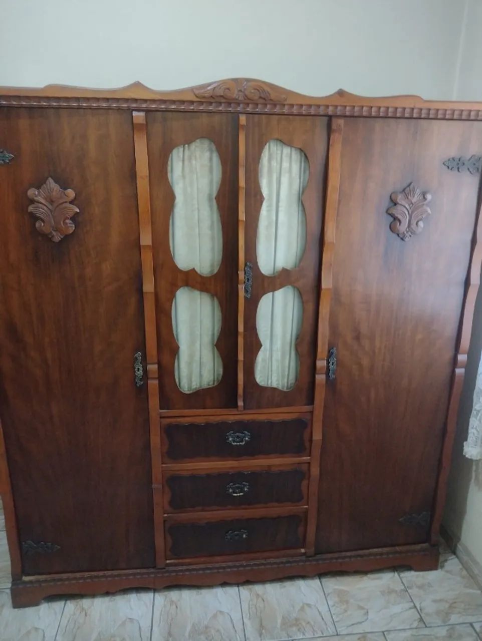 Guarda roupa madeira antiga - Foto 3