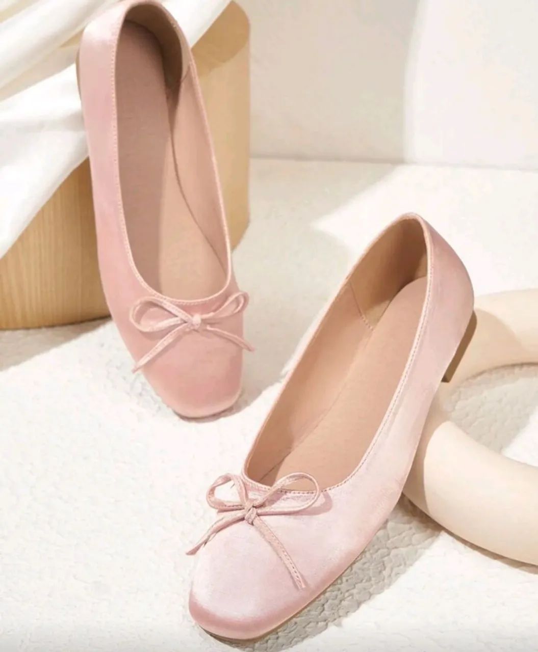 Sapatilha feminina rosa com laço confortável e elegante