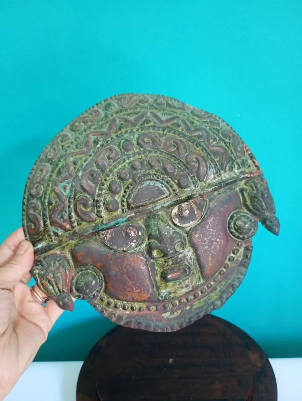 Antiga máscara inca de parede em cobre - PERU