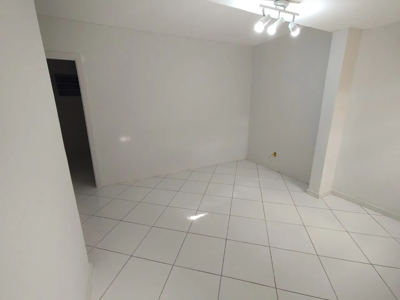 Alugo Apartamento Candangolândia