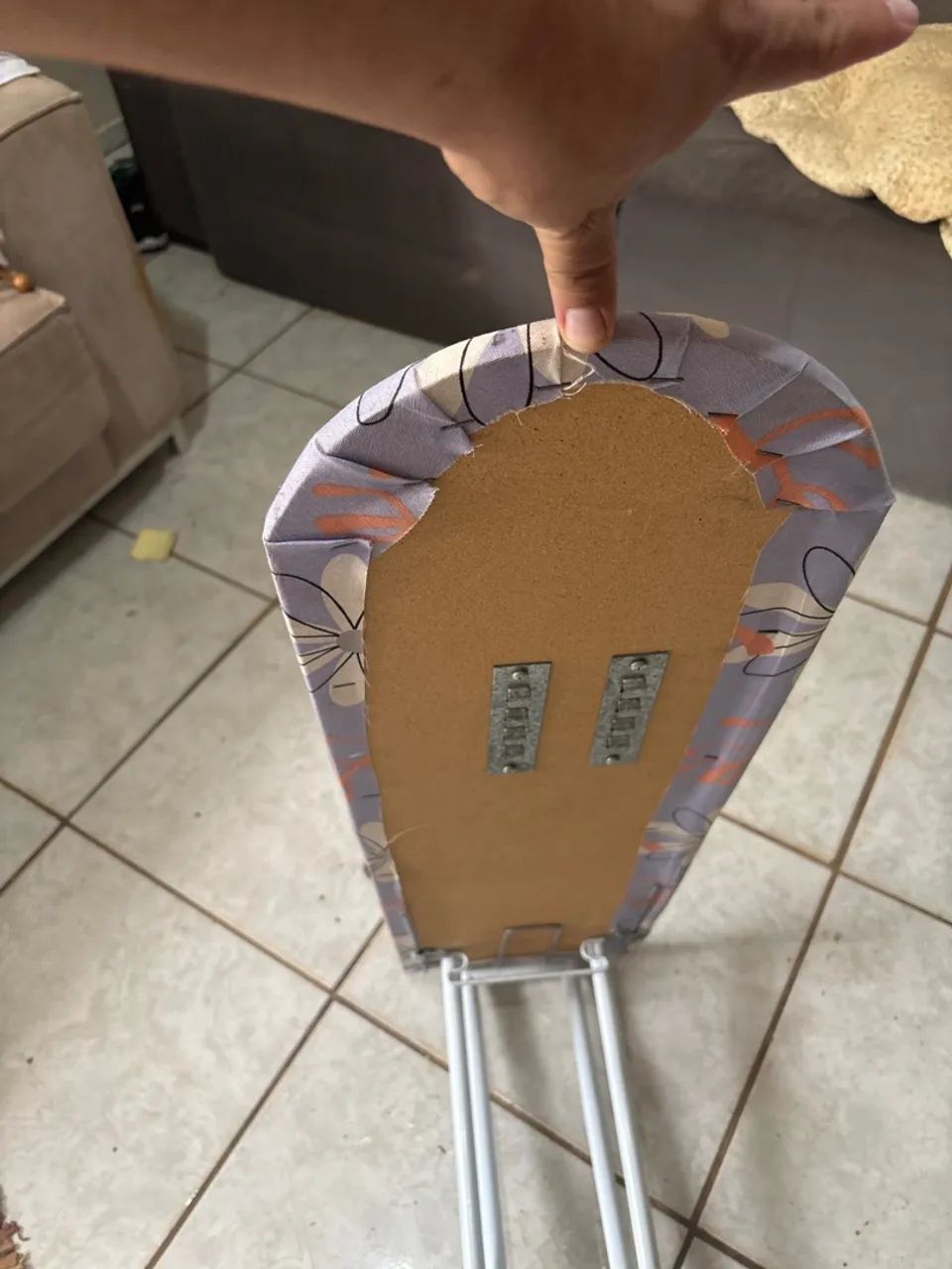 Mesa dobrável de passar roupas  - Foto 2