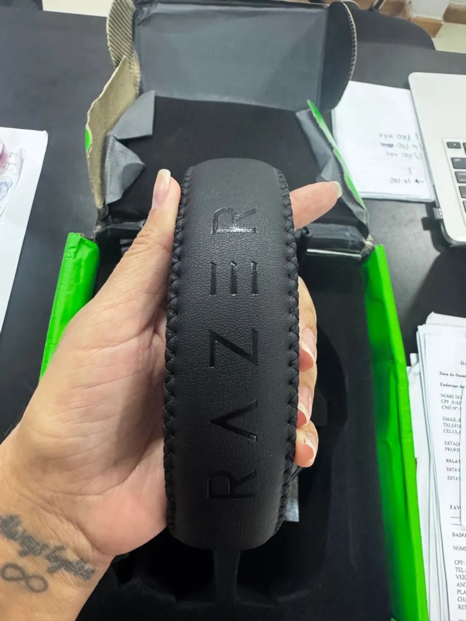 Fone de Ouvido Gamer Razer BlackShark V2 Pro Wireless PRETO - Edição 2023 - Foto 2