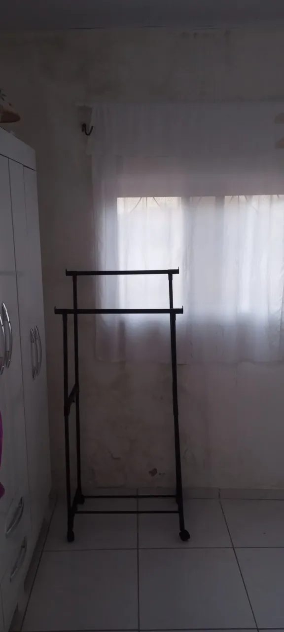 Arara de Roupa dupla Simples e Prática