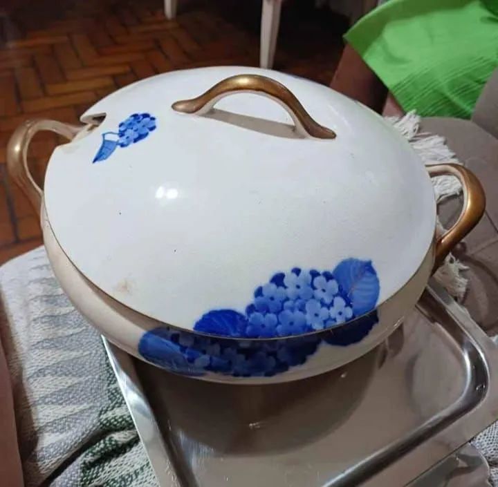 Sopeira em porcelana Japonesa 1 und. para colecionador (antiquário).