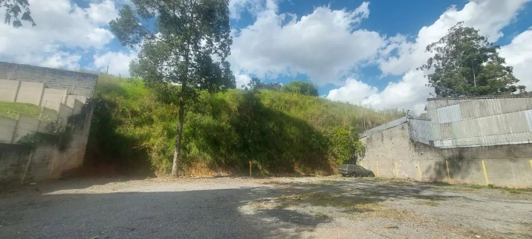 Terreno comercial ou residencial de 2.355 m2 no Jaraguá.