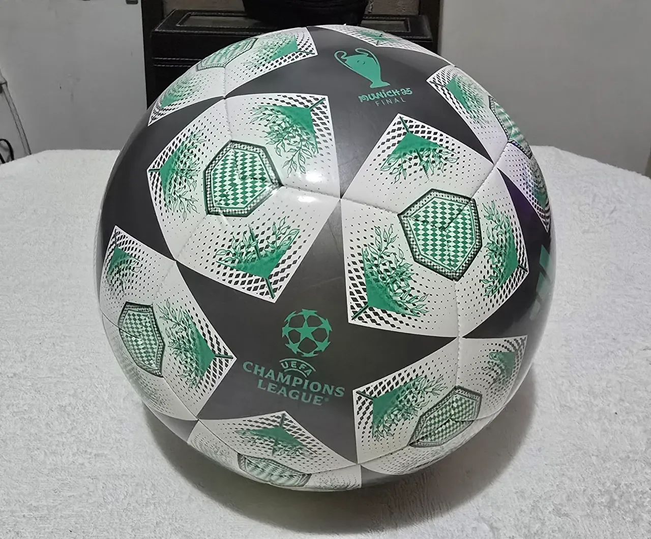 Bola de futebol de campo Adidas Champions League original