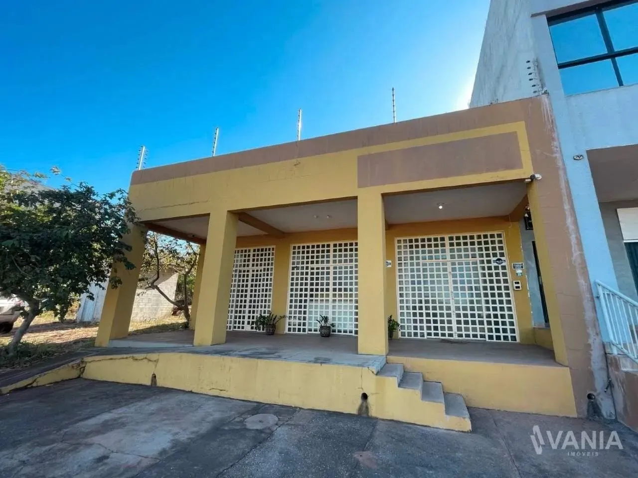 Prédio comercial na 404 norte