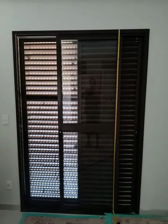 Porta e Janela de Alumínio com Grade de Segurança