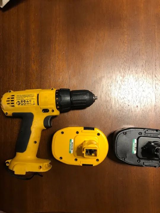 Furadeira/Parafusadeira Dewalt 14v - Foto 3