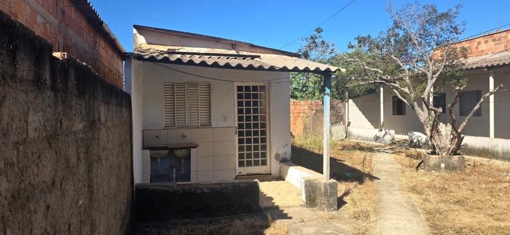 LOTE COM CASA NO CENTRO DE  SANTO ANTÔNIO DO DESCOBERTO - Foto 3