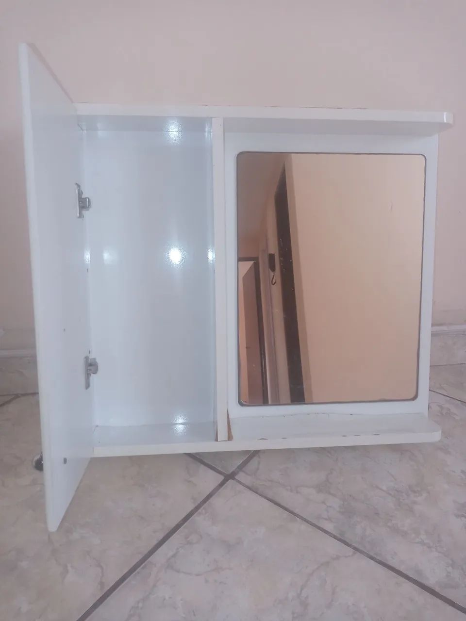 Vendo Armário de Banheiro com Espelho