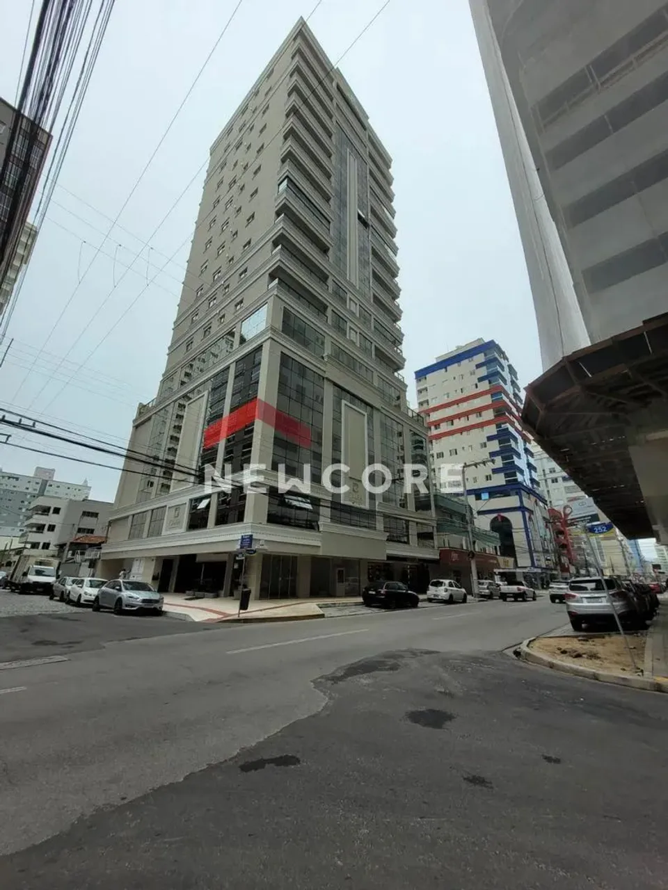 Apartamento em Rua 252 - Meia Praia - Itapema/SC