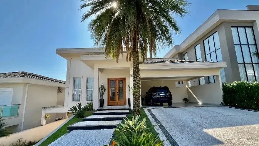 Casa Alto Padrão com piscina privativa à venda no Residencial Santa Maria em Jd. do Golf I