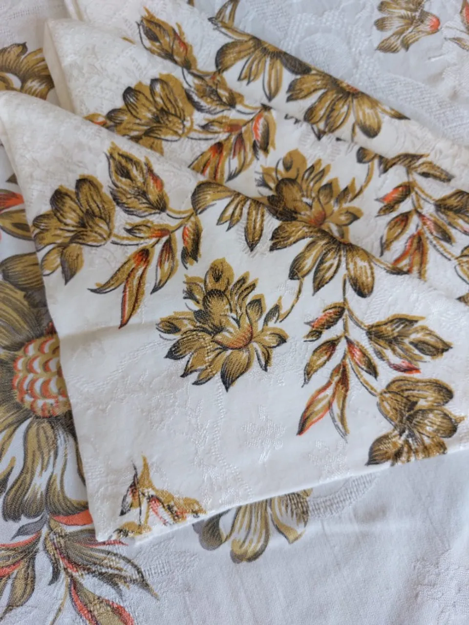 Toalha de mesa com Guardanapos - Fino acabamento!