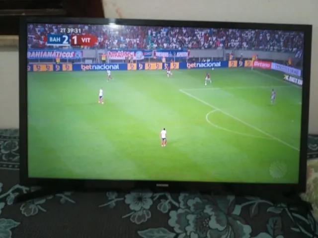 Vendo Smart Tv Samsung 32" Led Perfeita Com Wi-Fi. Favor Léia Todo o Anúncio.