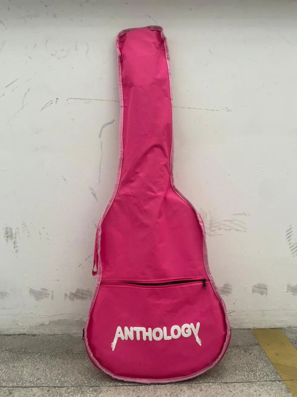 White guitar64301531103875120