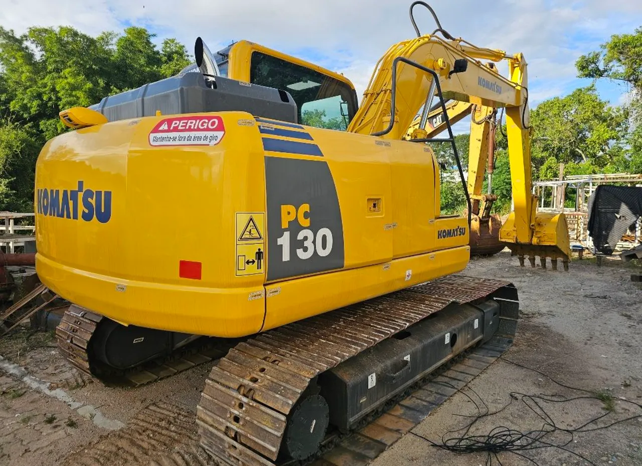 Komatsu PC130 - Escavadeira 2012
