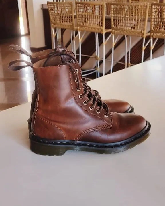 Botas Dr. Martens de Couro Marrom