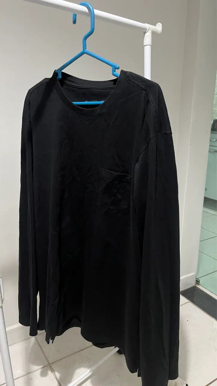 Blusa de manga longa preta