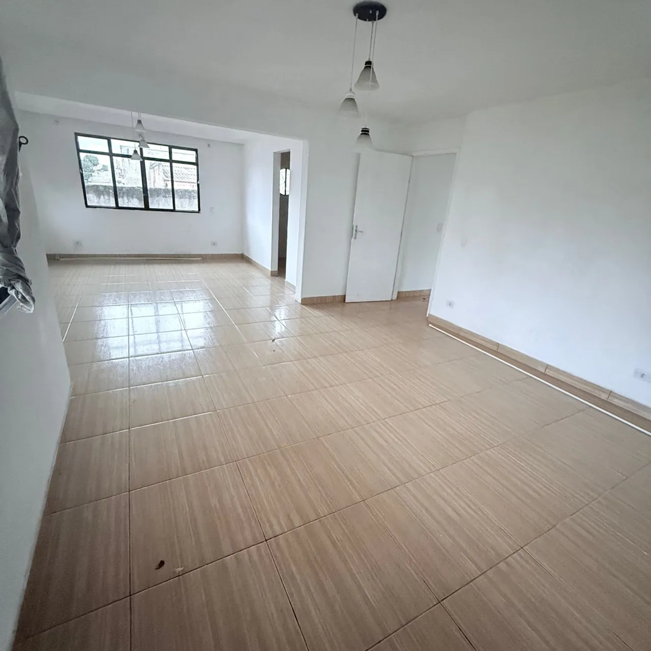 ALUGA-SE CASA ESPAÇOSA NO ALTO BOQUEIRÃO!