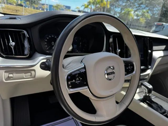 Volvo XC60 D5 Momentum 2.0 4WD Diesel 71 Mil Km 2020 - Foto 5